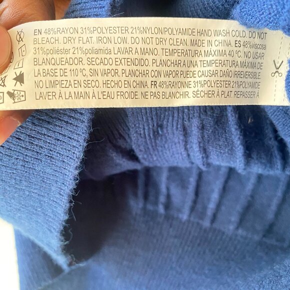 Forever 21| Blue Cropped Cardigan Sweater - Picture 3 of 5